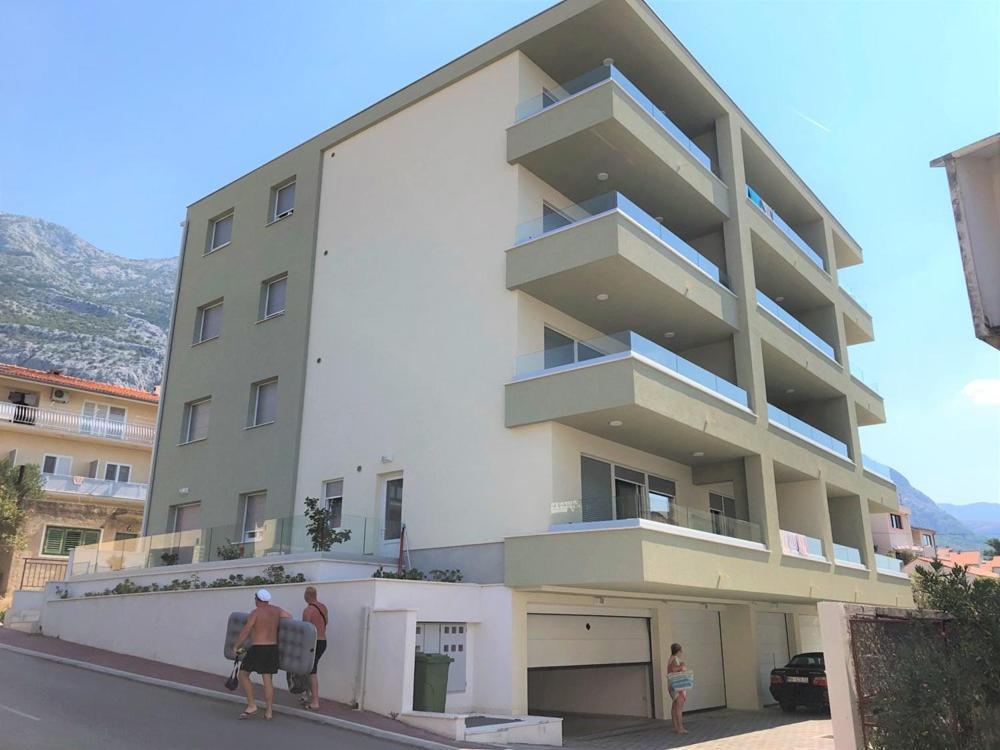 Modern Apartments With Garage Makarska Exterior photo